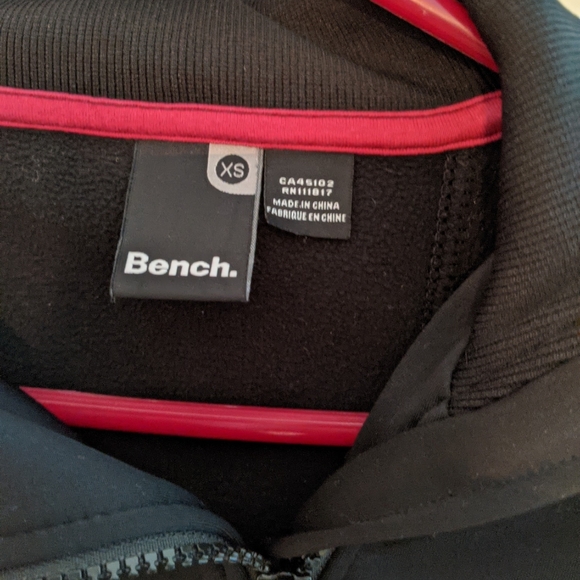 Women’s XS Bench brand black zip up jacket. - Picture 3 of 3